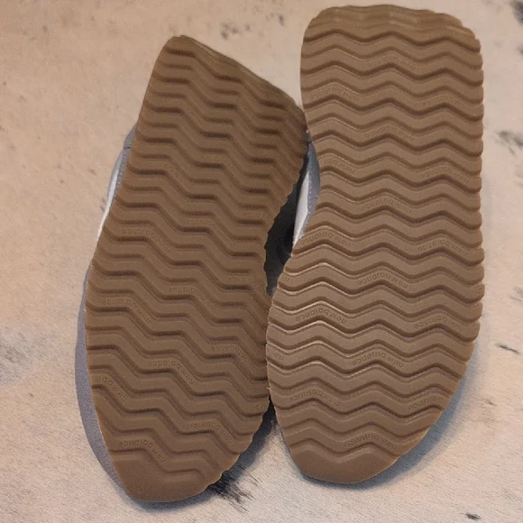 New Balance Light Gray and White Athletic Shoes - Picture 4 of 4